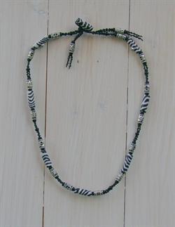 halskæde med zebra perler